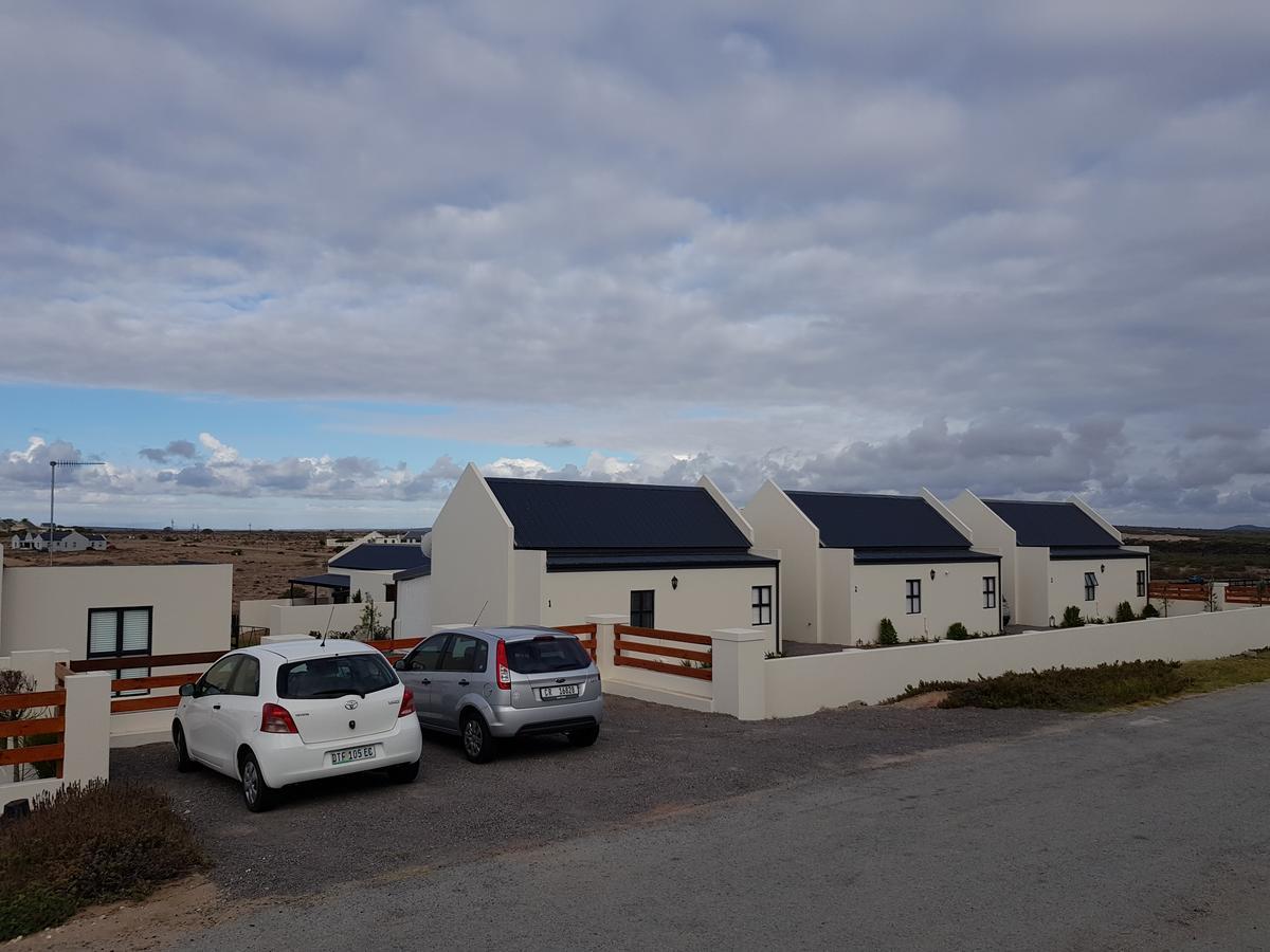 Three Feathers Cottages Langebaan Exterior photo