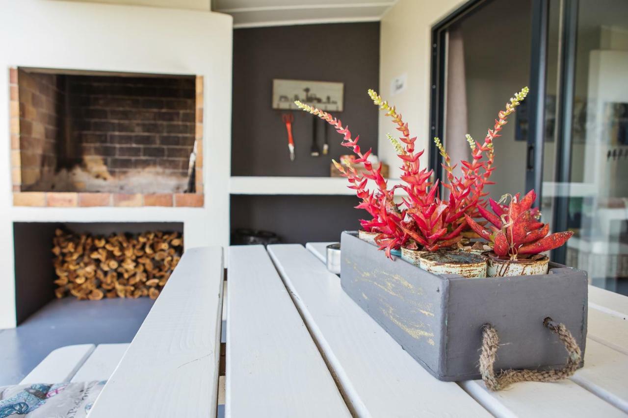 Three Feathers Cottages Langebaan Exterior photo
